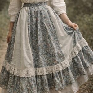 Elegant Paisley Vintage Eyelet Lace Flowy 1950s Circle Skirt Cottagecore